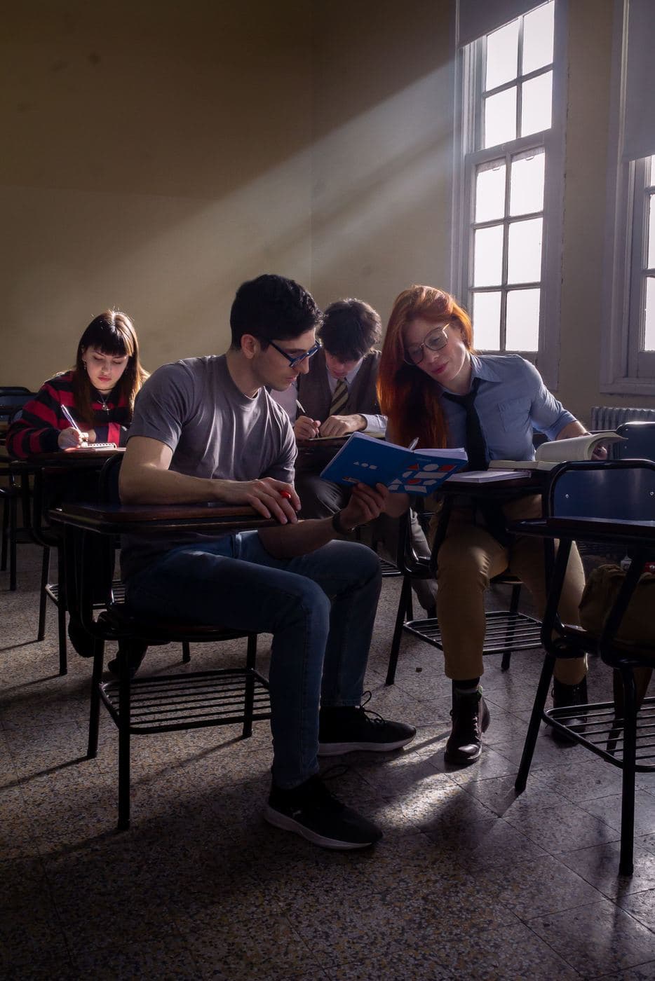 Estudantes usando a plataforma